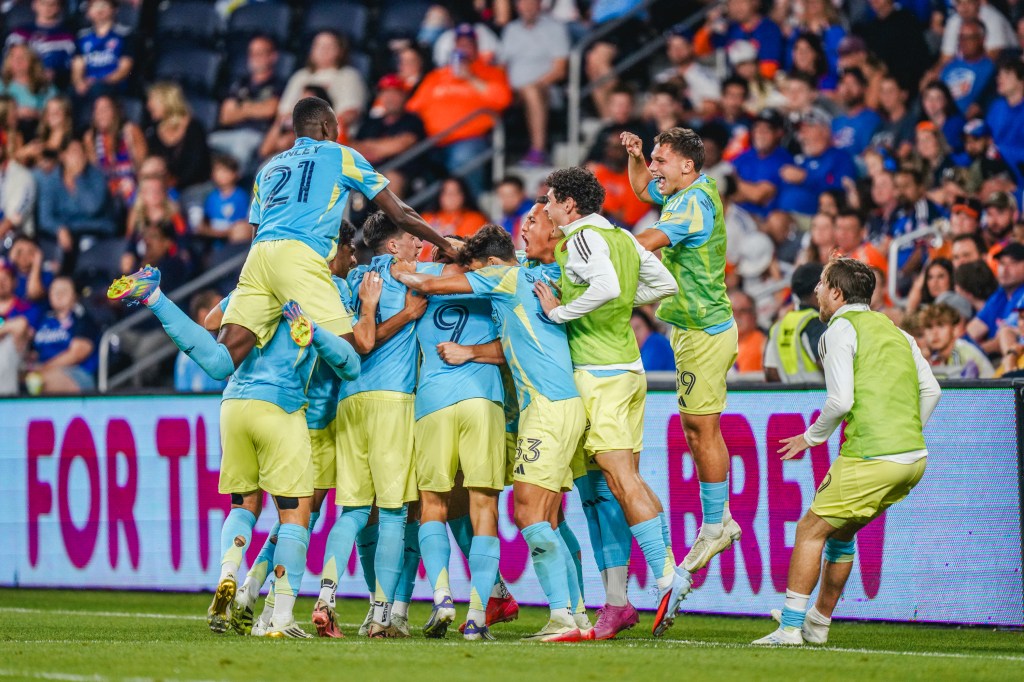The Union Triumphs in Gutsy Match at FC Cincinnati, Clinch Playoff&nbsp;Berth