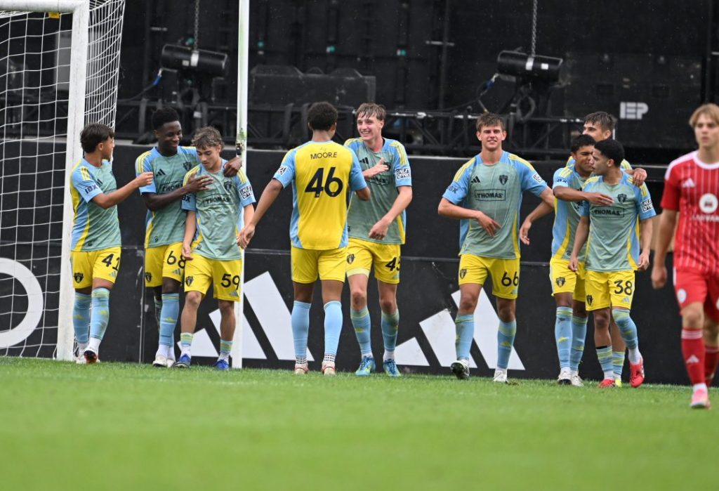 Union II Rally to Victory to Keep Playoff Hopes&nbsp;Alive